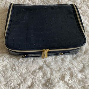 Estée Lauder Dark Navy Patent LeatherCosmetic Bag